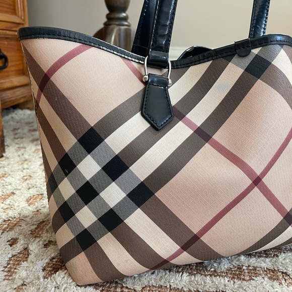 Burberry Nova Check Tote - Picture 2 of 12